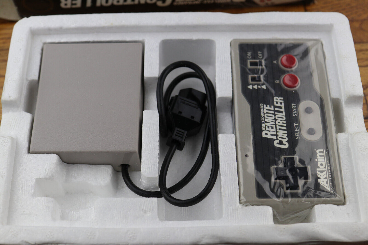 Wireless Infrared Remote Controller for Nintendo NES (Acclaim) - Complete CIB