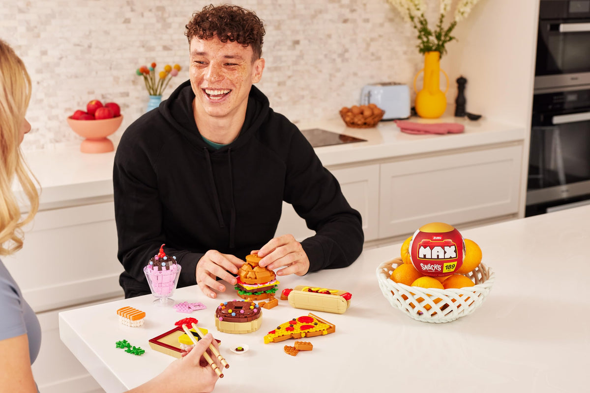 MAX Premium Snacks Building Bricks Collection (Hotdog) by ZURU. Building Bricks for Teens, Adults and Collectors. Build, Collect and Display your collection of delicious Snacks!