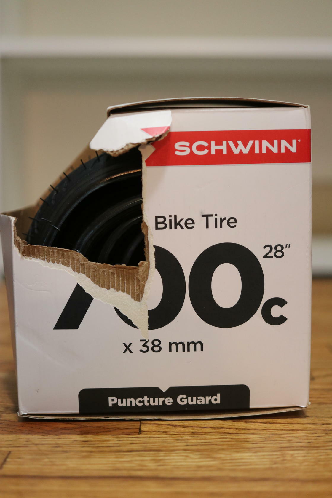 Schwinn Hybrid Bike Tire 700c / 28" x 38mm w/Puncture Guard - Lot of 1