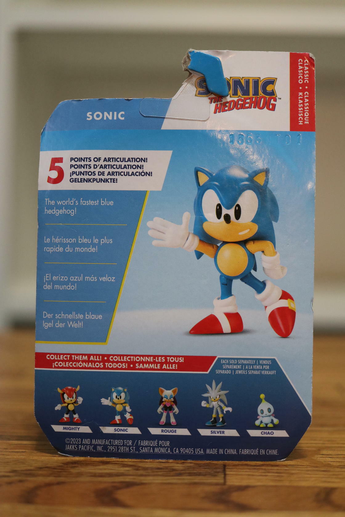 4 Sonic the Hedgehog Mini Action Figures and Sonic the Hedgehog Blu-Ray DVD