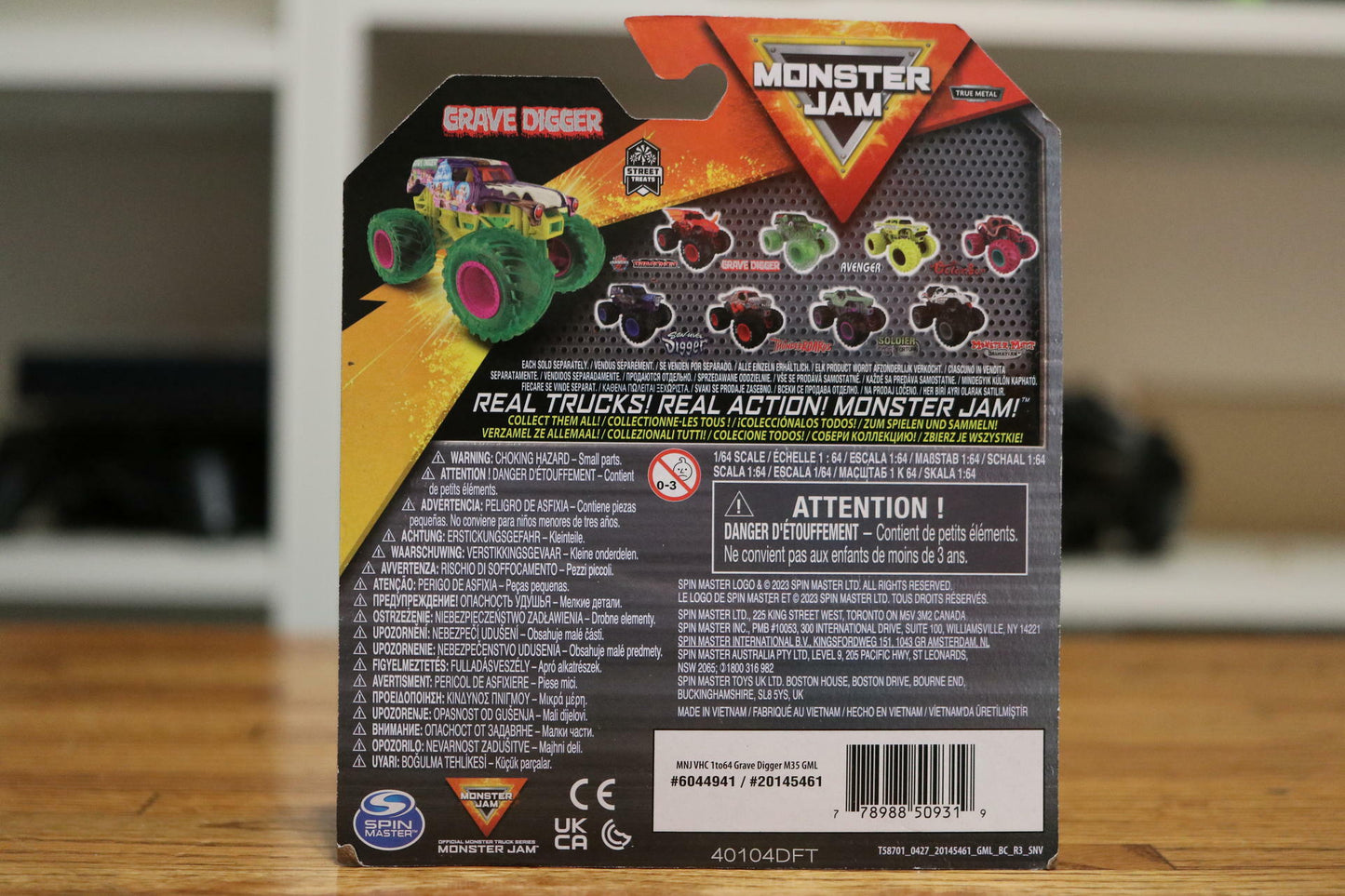 Monster Jam, 1:64 Scale-Series 35-8 Out of 9 Collectables-Grave Digger Missing