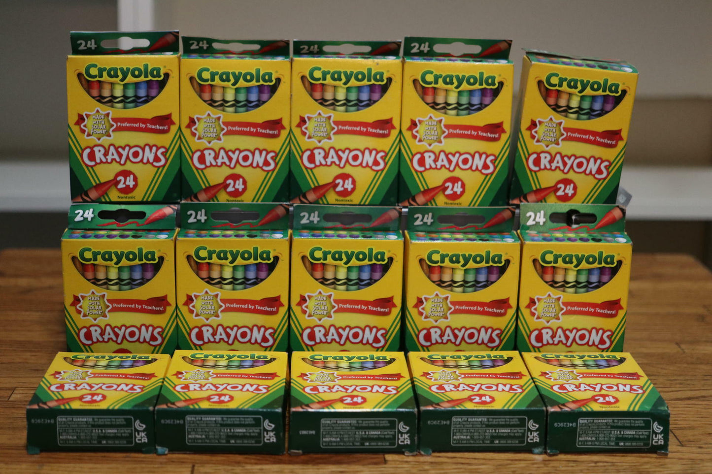 Crayola Crayons - 24 Pack w/24 Different Colors - Lot of 15, 1 Unit - Nontoxic