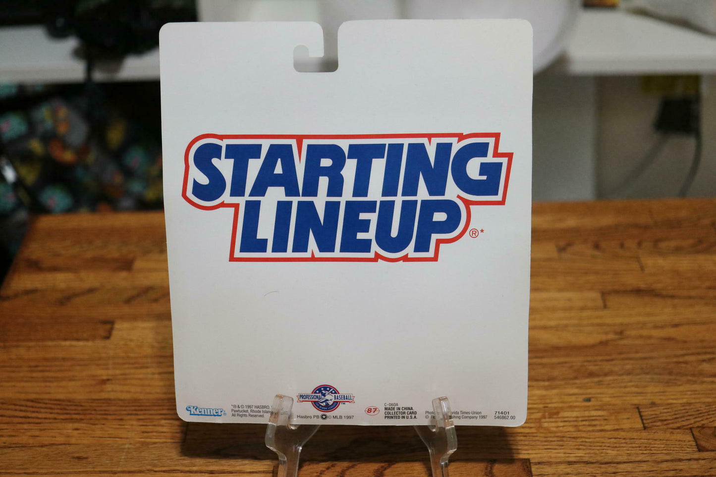 GRANT HILL / DETROIT PISTONS 1997 NBA Kenner Starting Lineup & Exclusive TOPPS Collector Trading Card
