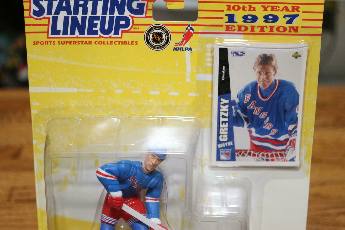 WAYNE GRETZKY New York Rangers Kenner Starting Lineup NHL SLU 1997 Figure & Card