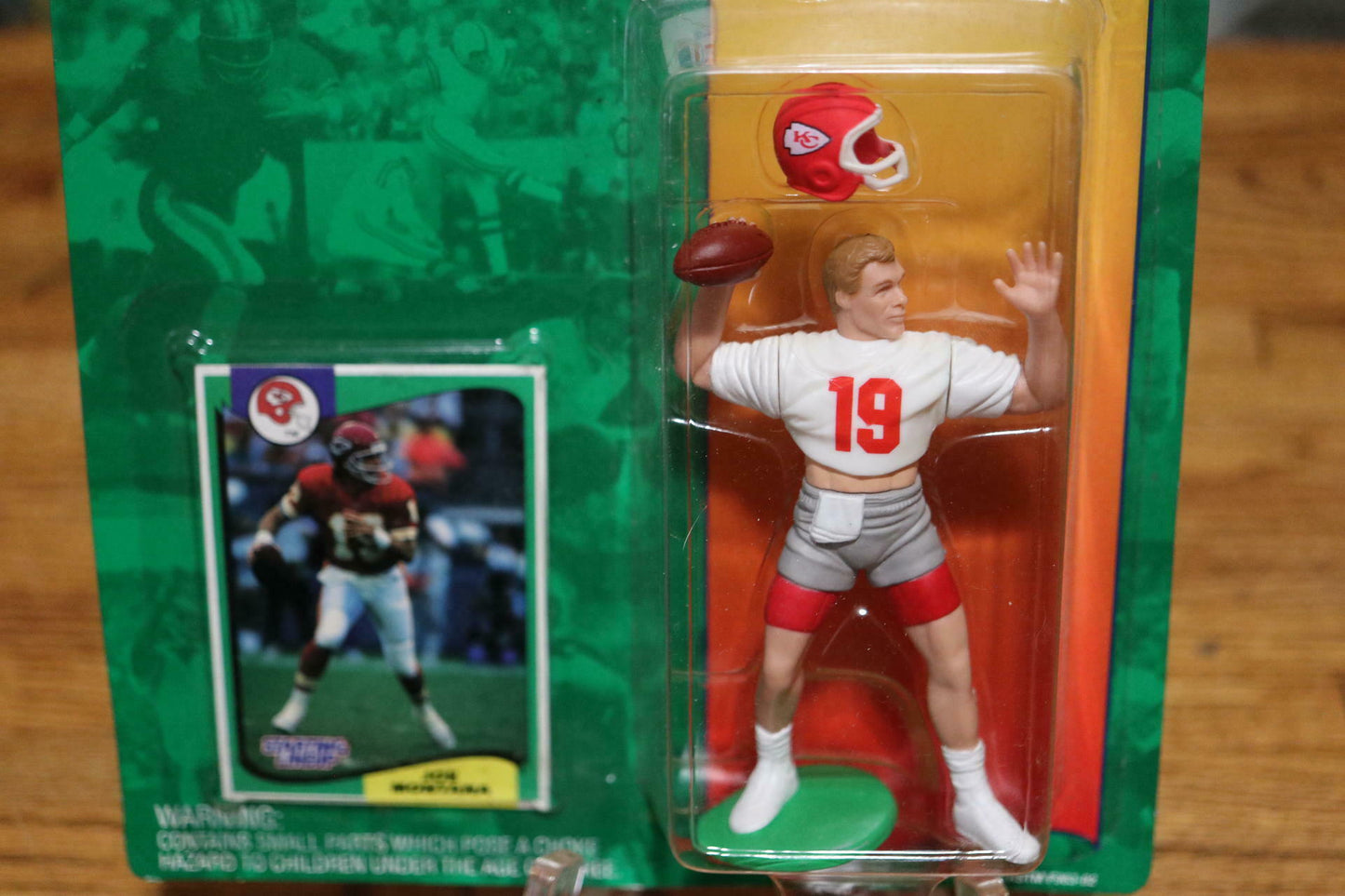 1994 Starting Lineup Football Figure Card Joe Montana Kansas City Chiefs NEW