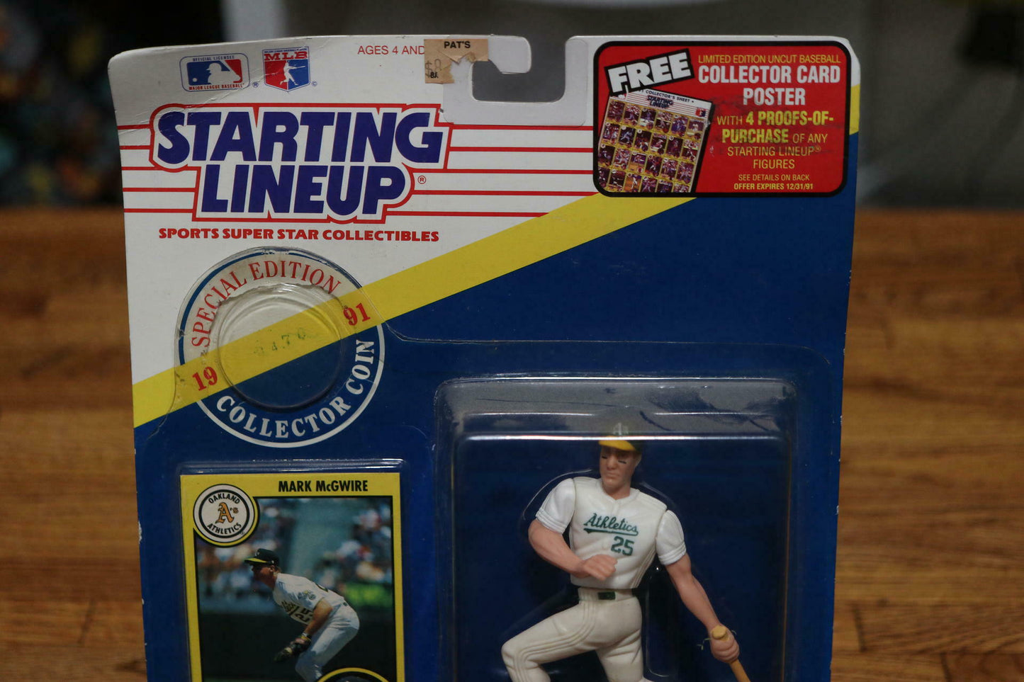 MARK MCGWIRE - Oakland A's Starting Lineup SLU 1989 MLB Action Figure & Card NEW