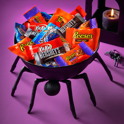 Hershey Assorted Chocolate Flavored Snack Size, Halloween Candy Bag, 21.8 oz (40 Pieces)