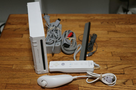 White Nintendo Wii Console Bundle Complete Tested Hook ups Sensor and Controller