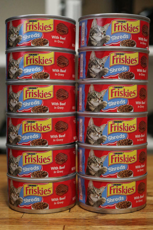 Purina Friskies Savory Shreds with Beef in Gravy Cat Food-Lot of 12-Exp Apr 2026