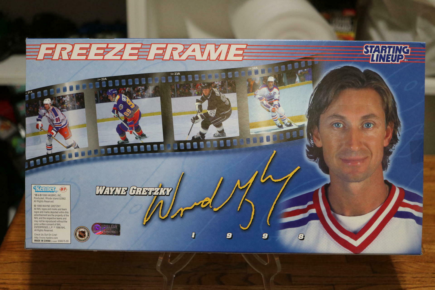 1998 Wayne Gretzky NHL Freeze Frame Starting Lineup Figure