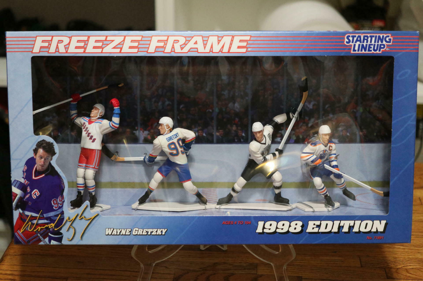 1998 Wayne Gretzky NHL Freeze Frame Starting Lineup Figure